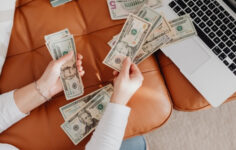 Dolar ile Nasıl Para Kazanılır? En Etkili Yöntemler